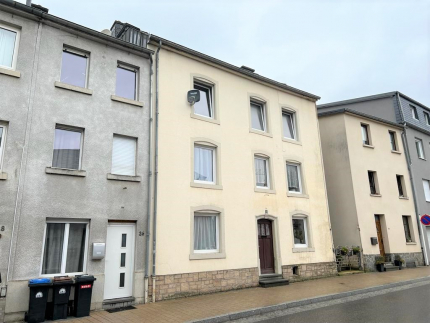 Grande maison de 140m², 4 chambres avec une dépendance